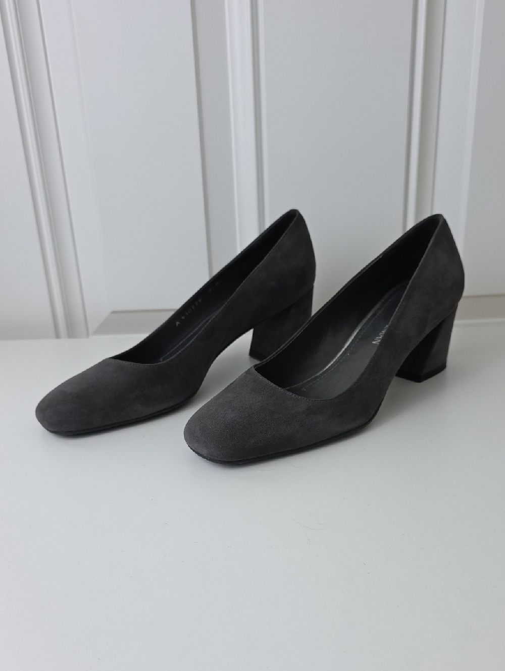Stuart Weitzman Charcoal Suede Block Heel Pumps.  Size 9